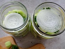 Ogórki z curry i zielem angielskim