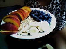 Pyszne owocowe śniadanko.