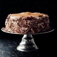 Tort Korzenny

przełożony powidłami śliwkowymi i masą cynamonową