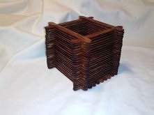 Drewniany pojemnik na długo...