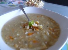 Grochówka z grzankami