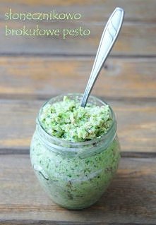 Domowe pesto z brokułów i s...