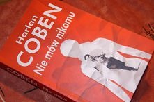 Od śmierci Elizabeth z rąk seryjnego zabójcy minęło osiem lat, ale młody lekarz David Beck nie potrafi o niej zapomnieć. Niespodziewanie pocztą elektroniczną otrzymuje niezbity ...