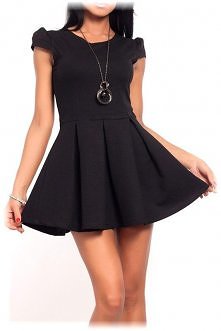 Co myślicie o takiej sukience?  Pasuje na apel na rozpoczęcie roku szkolnego, a na to zwykła ramoneska? :)