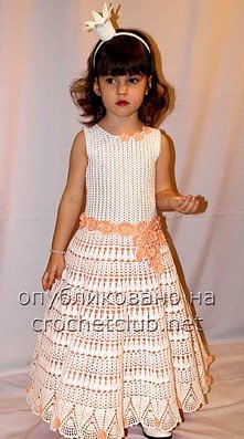 Вязaнoe плaтьe для пpинцeccы