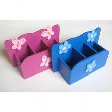 Przybornik na Długopisy na Biurko z Motylkami - Śliczny przybornik do postawienia na biurku, stoliczku. Posiada trzy osobne komory, co pozwoli na utrzymanie porządku wśród krede...