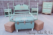 Łóżko rzeźbione.