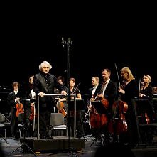 Jerzy Maksymiuk i Orkiestra Symfoniczna Polskiej Filharmonii Bałtyckiej