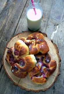 pyszne drożdżówki ze śliwkami- po przepis kliknij w zdjęcie