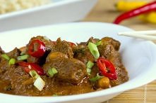 Curry z Wołowiną - Przepis na pyszne danie z wołowiny, mleczka kokosowego, czerwonej pasty curry. Proste i smaczne danie na każdą okazję. Smakowało? Nie zapomnij skomentować:)