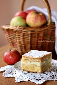 Jabłecznik z budyniem