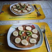 Omlet z masłem orzechowym i...