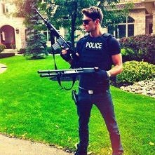 Która z was lubi policjantó...