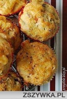 muffinki a'la pizza

Składniki (na 18 sztuk)
suche:
- 2,5 szklanki mąki pszennej
- 2 łyżeczki proszku do pieczenia
- 1 łyżeczka soli
- po 1/2 łyżeczki przyprawy do pizzy i ...