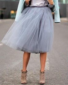 99zł allegro.pl /tiulowa-puszysta-spodnica-midi-kolor-na-miare-tutu-i4594955780.html