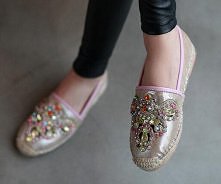 Cena: 159 zł
Rozmiary: 35-40