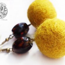 Kolczyki z filcu i bursztynu
