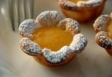 Ciasteczka cytrynowe kwiatki
 Ciasteczka nie tylko pięknie się prezentują, ale są przede wszystkim bardzo smaczne. Z pewnością posmakują niejednej osobie. Wbrew pozorom nie są s...