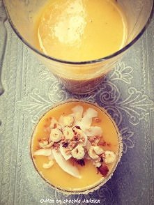 Koktajl z mango i bananem.

Link do przepisu w pierwszym komentarzu pod zdjęciem.