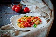 Ziemniaczane gnocchi z sosem ze świeżych pomidorów