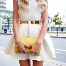 Wie ktoś może gdzie moge kupic taką czarną? Bo piekna ^^