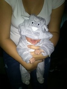 Moja mała kocicha :) co myślicie o takich strojach ?