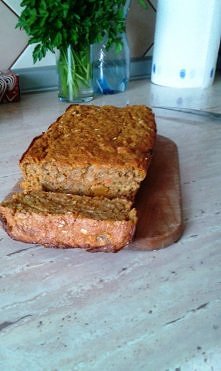 pyszne ciasto marchewkowe bez cukru i mąki :)