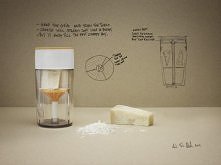 Skandynawska prostota we włoskiej kuchni. Ten młynek do parmezanu przechowa ser i pięknie nam go utrze.