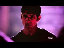 Ta scena jest taka piękna! Mogę ją oglądać znowu i znowu i nigdy mi się nie znudzi. Za każdym razem mam łzy w oczach tak jak Stiles, Scott, Allison... 

Teen Wolf || Scott&S...