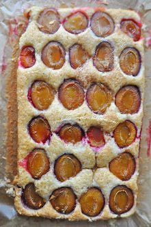 Ciasto jogurtowe ze śliwkami - przepis na blogu ;)