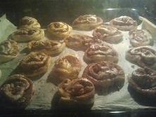 Ślimaki drożdżowe z cynamonem i orzechami :-)