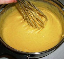 Moim głównym smakiem z dzieciństwa jest masa na ciasto. Mama i babcia zawsze ostrzegały mnie, że to niezdrowe, ale jakoś mnie to nie zrażało ;) zawsze wykorzystywałam chwile nie...