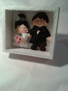 Młoda Para w ramce (wym. 12x14cm) Więcej na FB Wspomnienia Szyją