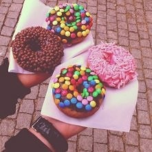 Jestem na diecie ,lecz nie moge oprzrec sie slodyczą ,co powoduje nici z dietu ... macie jakies sprawdzone sposoby na powstrzymanie tej ochoty na slodycze ? PLEASE POMOŻCIE !!!