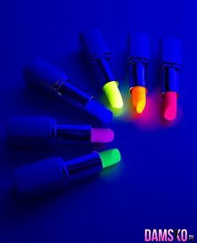 Pomadki świecące w ciemnośc...