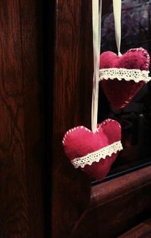 Ręcznie szyte,urocze filcowe serduszka.
