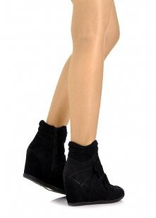 Zamszowe Snekersy. Kliknij w powiększone zdjecie i poznaj więcej informacji.