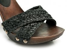 Drewniaki - sprawdź szczegóły, kliknij w duże zdjęcie butów.