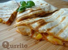 Qurrito czyli Quesadilla z kurczakiem, serem i kukurydzą