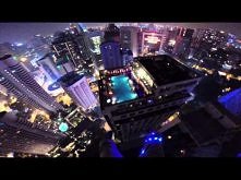 Niesamowity skok do basenu. I zaraz na imprezę. Zobaczcie sami :)