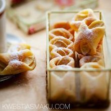 Rożki serowe z jabłkami
z ciasta twarogowego