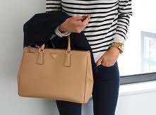 świetna torebka, ale czarna też mi się wydaje, że by była bardzo spoko :P