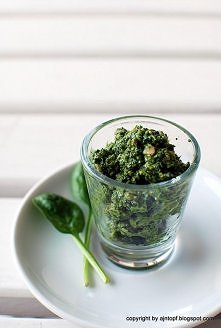 Pesto ze szpinaku z orzechami włoskimi