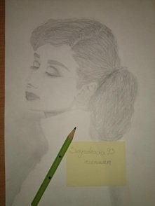 Efekt dzisiejszej nudy.
Potraficie zgadnąć kto to? :P
Sama nie potrafię ocenić obiektywnie swoich prac, więc proszę o opinie.