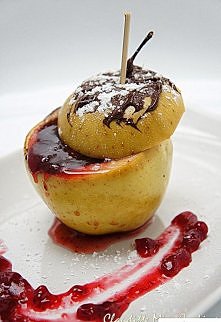 Pieczone Jabłka
Składniki:
4 jabłka
1 tabliczka gorzkiej czekolady
dżem borówkowy
cukier puder
cukier waniliowy
1 łyżeczka cynamonu



Przygotowanie:
Jabłka myjemy i odcinamy im...