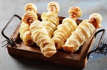 Parówki-mumie w cieście francuskim