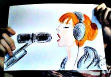 Hayley Williams :D 
Jaka szkoda, że słaba jakość :(
"Życie nie zawsze jest dobre. Właśnie dlatego istnieje muzyka. Dlatego wierzę w Boga. I dlatego zawsze mam w swojej zamr...