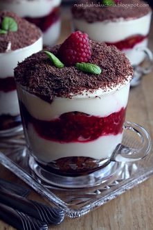Tiramisu z malinami