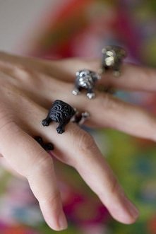 Psia mać! Przegląd wyszczekanych gadżetów i precjozów z motywem psa, które umilają jesień!

pierścionek, ETSY, 260 pln

Więcej na Moda Cafe!