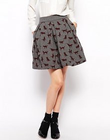 Psia mać! Przegląd wyszczekanych gadżetów i precjozów z motywem psa, które umilają jesień!

spódnica, Orla Kiely, ok. 860 pln

Więcej na Moda Cafe!